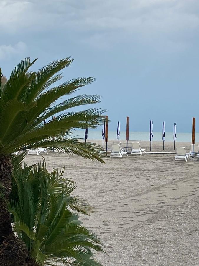 Lira Beach Studio Mamaia Buitenkant foto